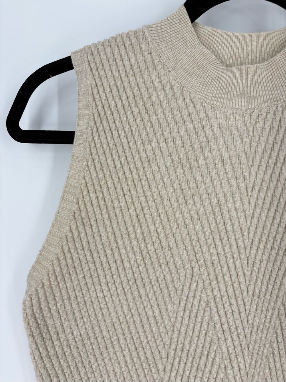Sleeveless Ribbed Knit Quiet Luxury Minimalist Old Money Shirt Top Women Large - Picture 2 of 13